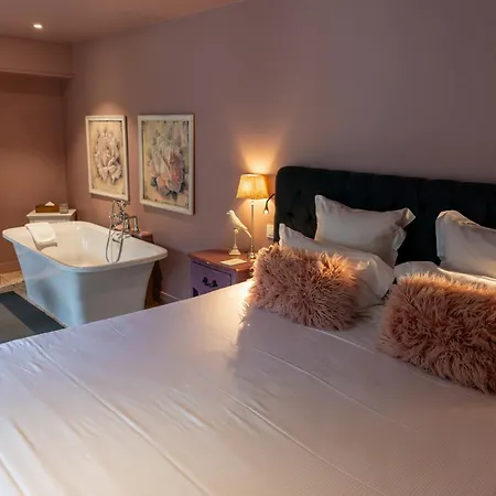 Les Pins De César - La Campagne D'etretat Hotel