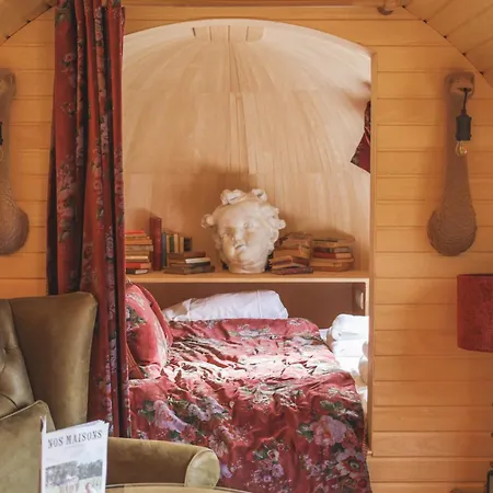 Hotel Les Pins De César - La Campagne D'etretat 4*